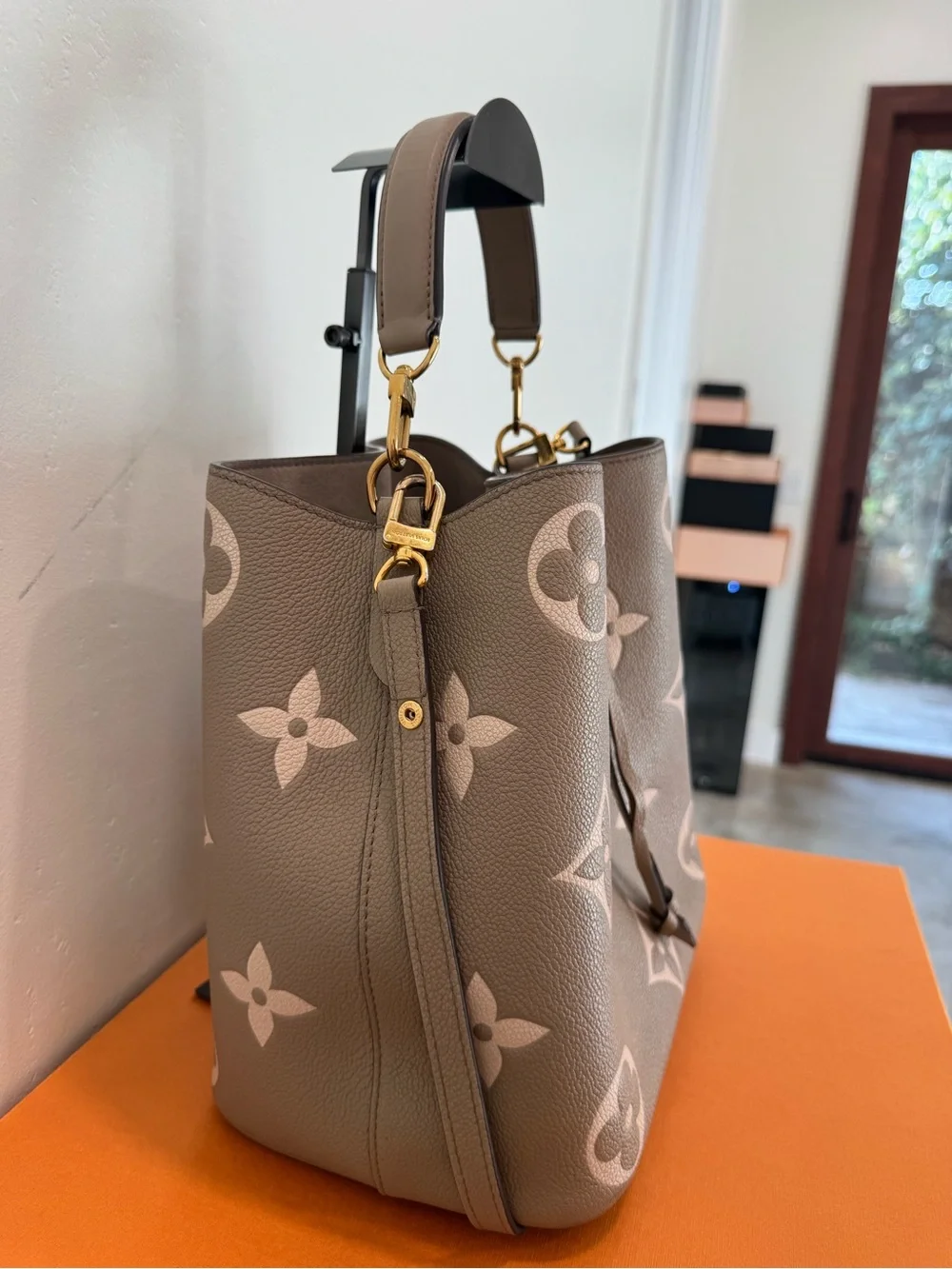 Louis Vuitton NéoNoé MM Bucket Bag